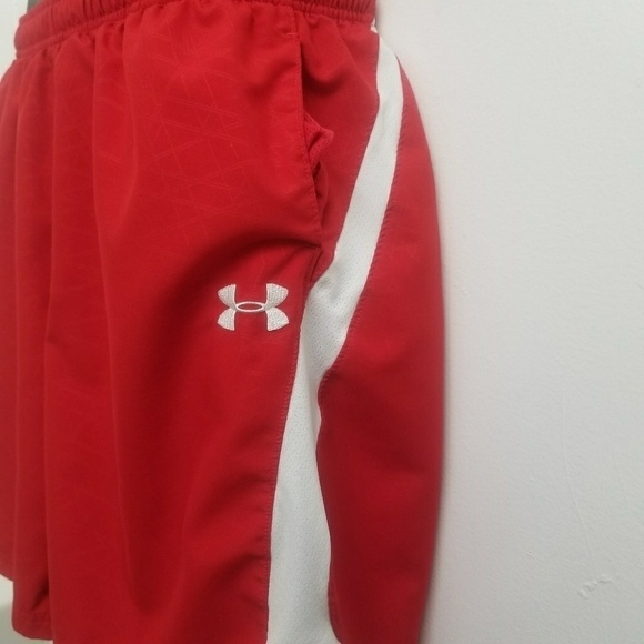 UNDER ARMOUR JUNIOR SHORT SZ. XL - Picture 2 of 8